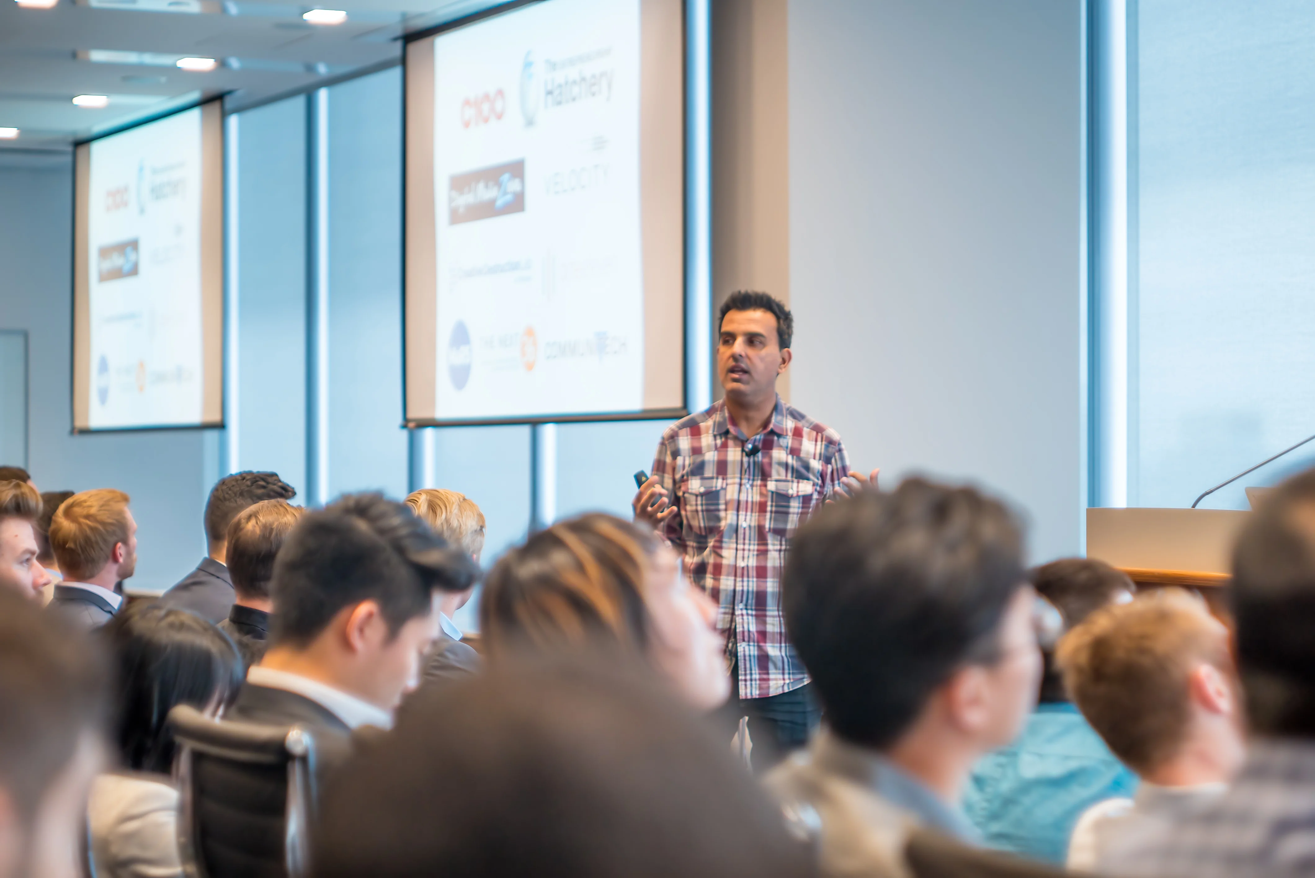 KEYNOTE SPEAKER & FOUNDER ROUNDTABLE WORKSHOP